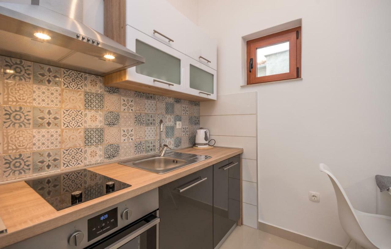 Kekel Apartman *
